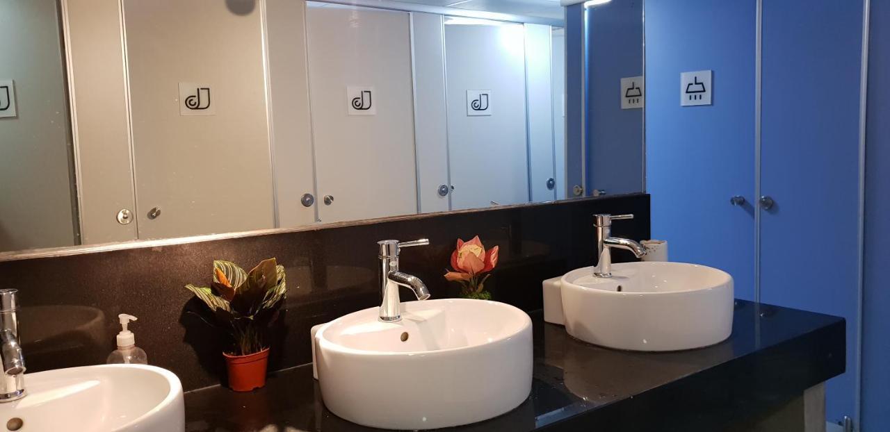 Reddoorz Hostel Near St. Joseph'S Cathedral Hanoi Kültér fotó